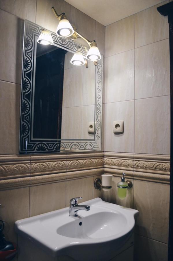 3-Room Apartments In Central City Lviv Eksteriør bilde