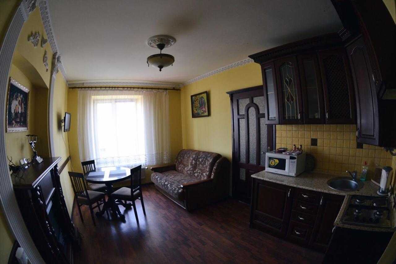 3-Room Apartments In Central City Lviv Eksteriør bilde