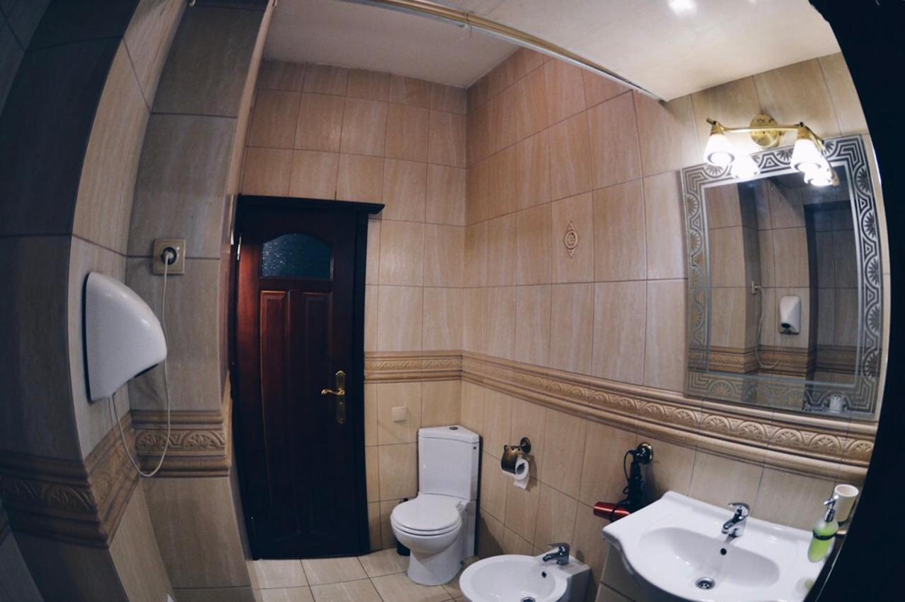3-Room Apartments In Central City Lviv Eksteriør bilde